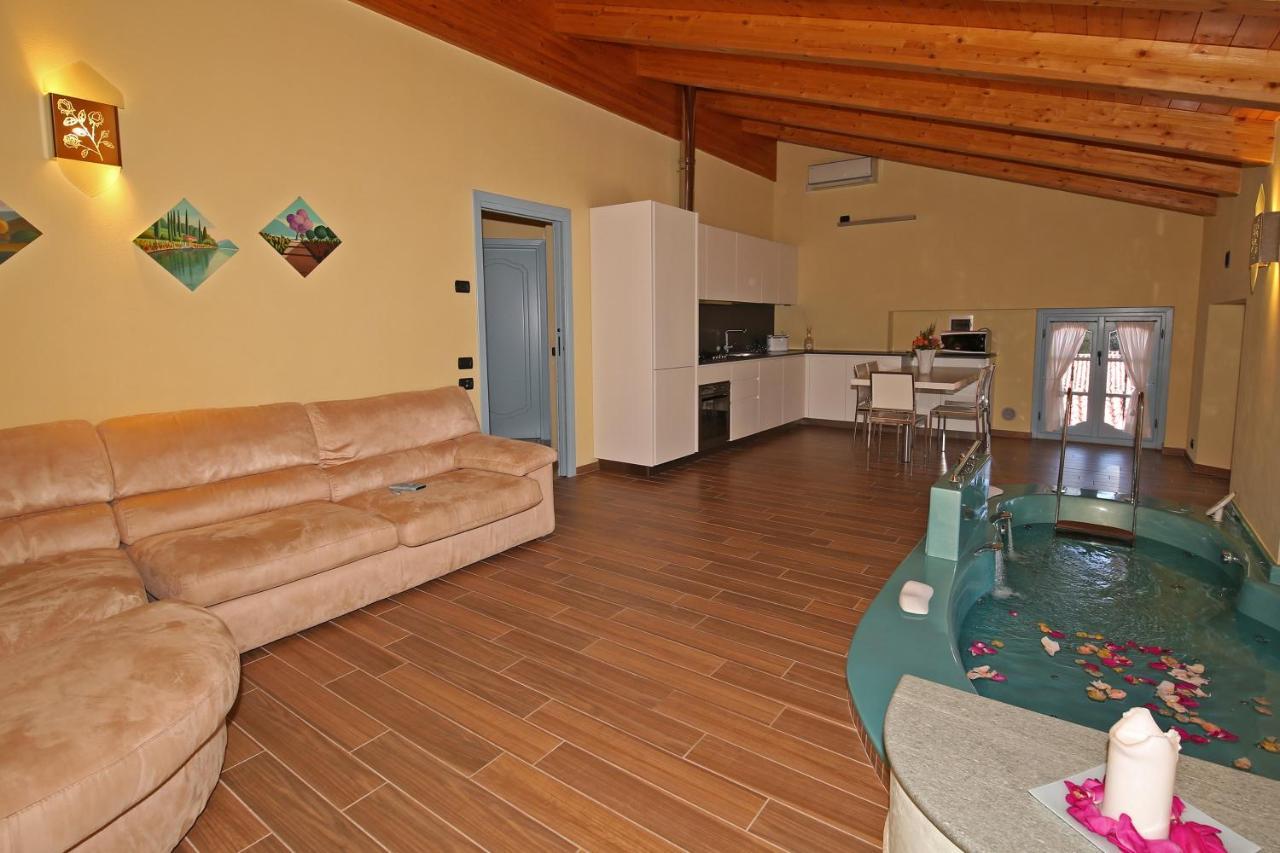 Aparthotel Palazzo Del Vicere Lezzeno Exterior foto